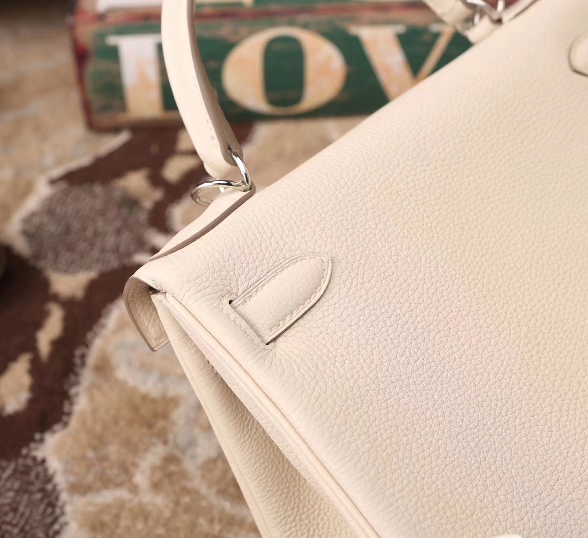 Hermes Kelly 28 奶昔白 原厂御用顶级小牛皮 银扣 现货