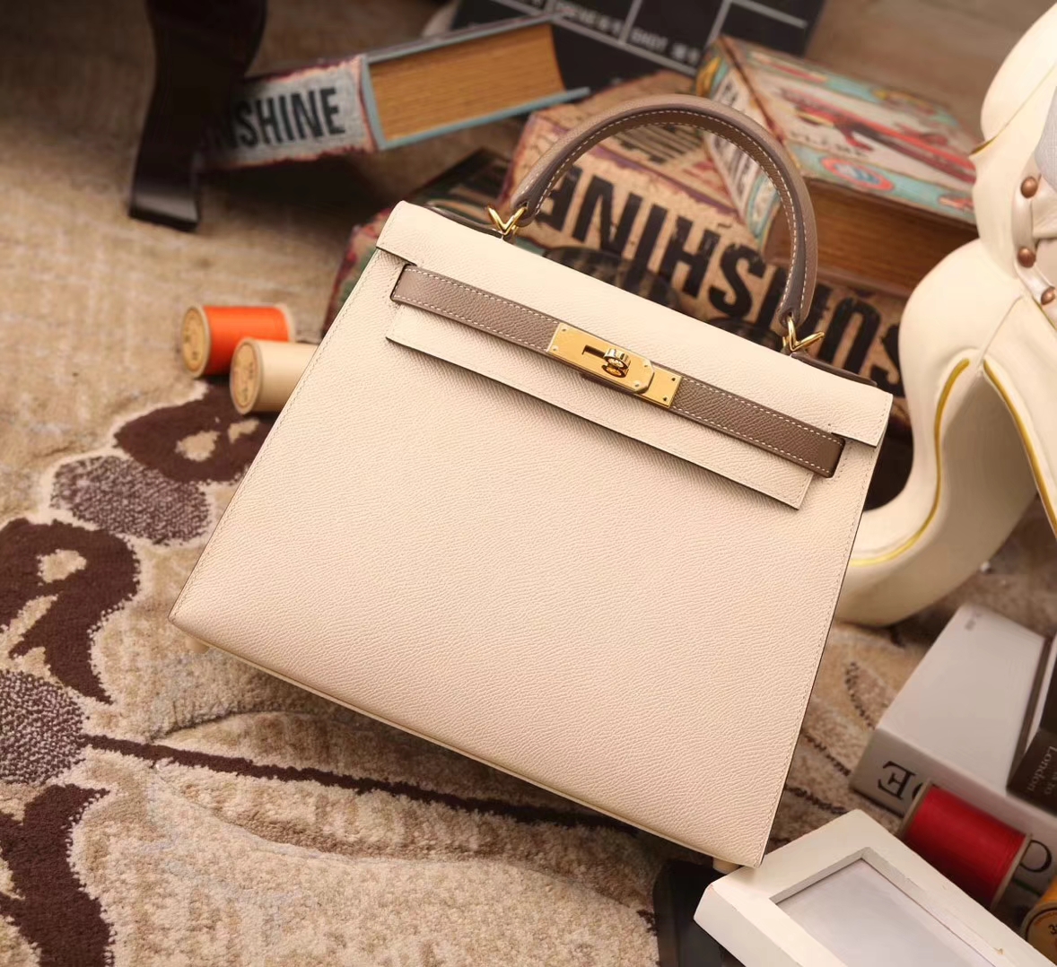 Hermes Kelly 28 奶昔白拼大象灰 原厂御用顶级Epsom皮 外缝 金扣