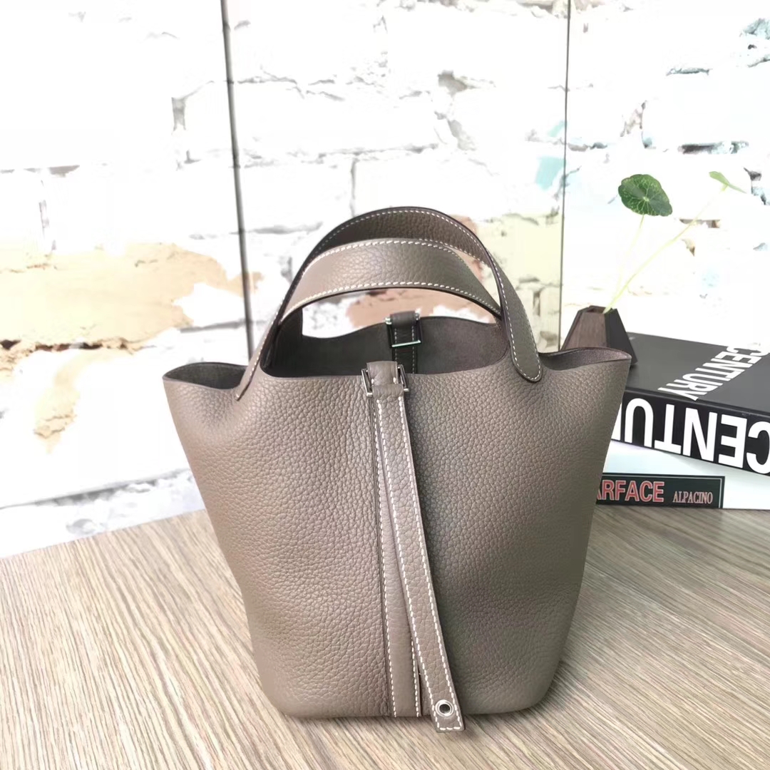 Hermes爱马仕 大象灰 原厂御用顶级Togo 皮 Picotin Lock 18cm 现货