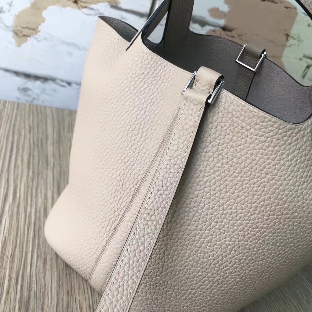 Hermes爱马仕 斑鸠灰 原厂御用顶级Togo 皮 Picotin Lock 18cm 现货