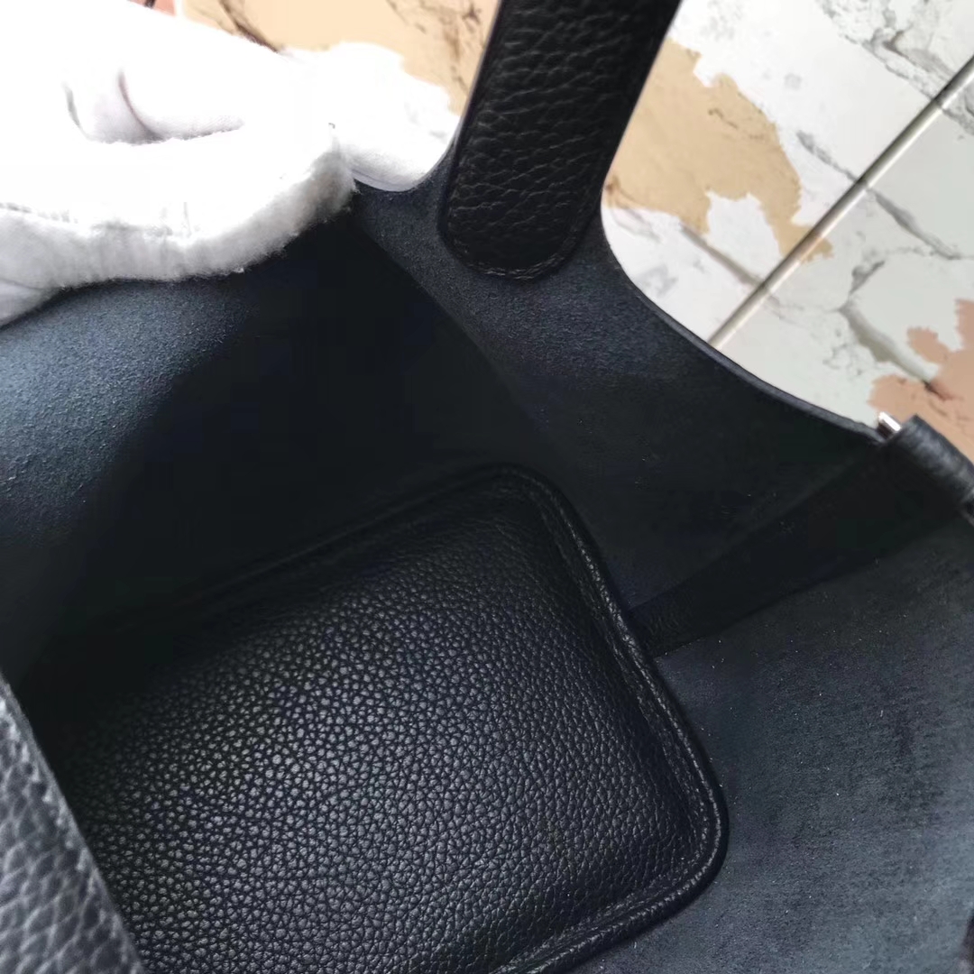 Hermes爱马仕 黑色 原厂御用顶级Togo 皮 Picotin Lock 18cm 现货