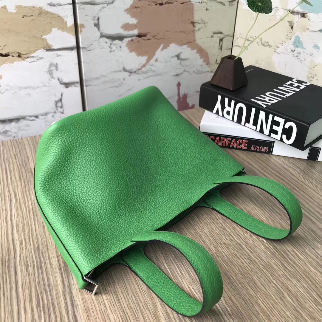 Hermes爱马仕 竹子绿 原厂御用顶级Togo 皮 Picotin Lock 18cm 现货