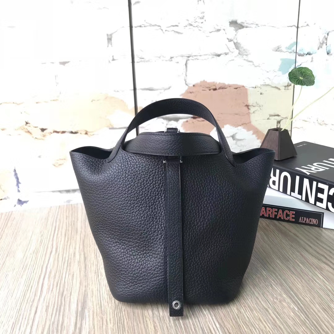 Hermes爱马仕 黑色 原厂御用顶级Togo 皮 Picotin Lock 18cm 现货