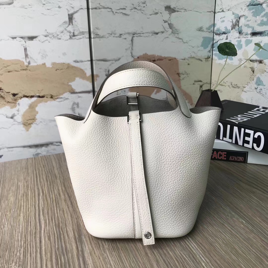 Hermes爱马仕 奶昔白 原厂御用顶级Togo 皮 Picotin Lock 18cm 现货