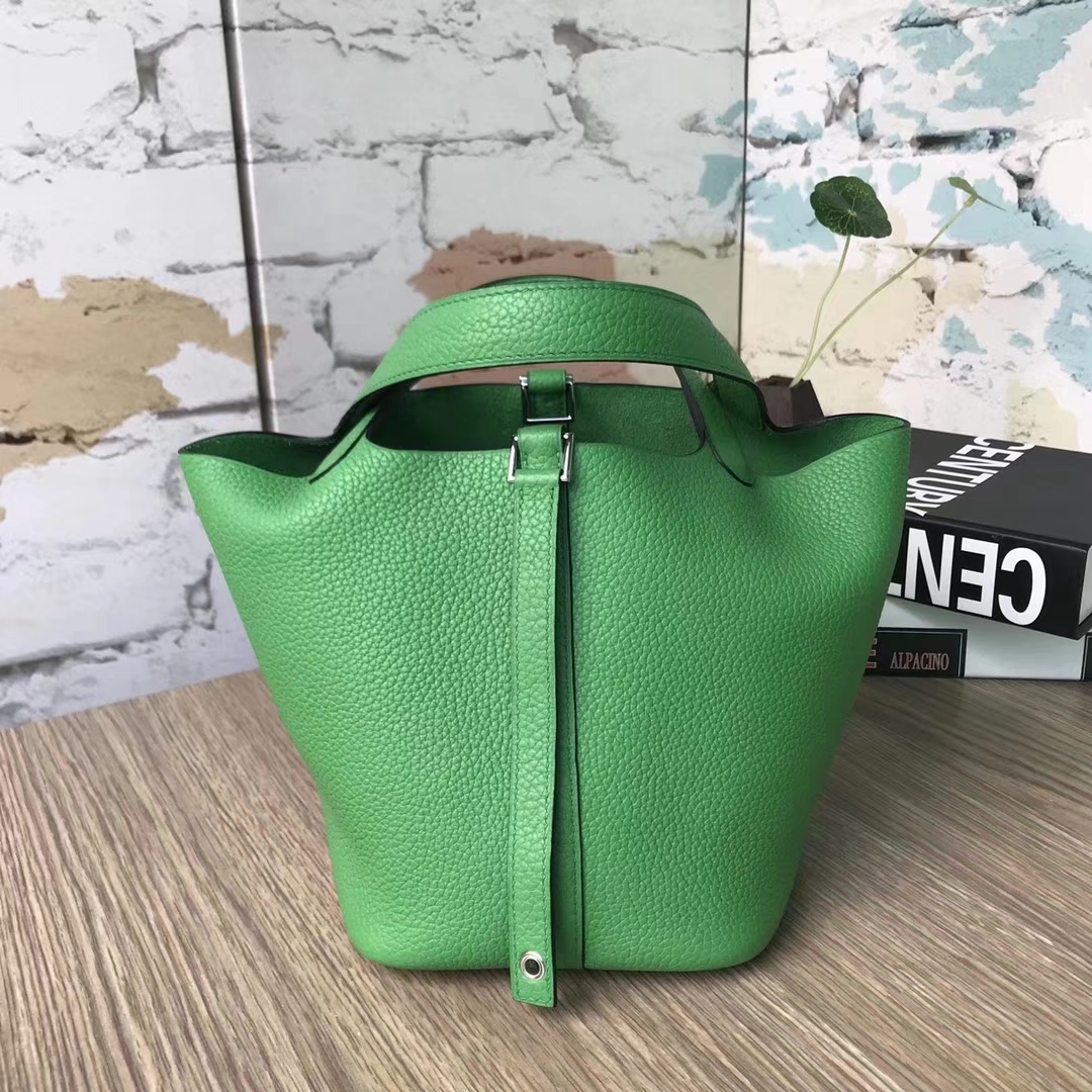 Hermes爱马仕 竹子绿 原厂御用顶级Togo 皮 Picotin Lock 18cm 现货