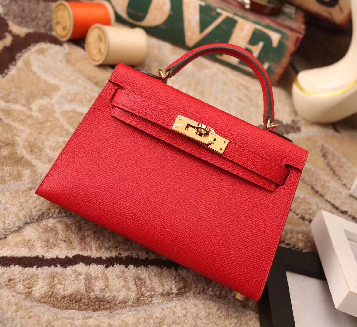 Hermes 爱马仕 Q5 中国红 糖果红 原厂御用顶级Epsom 皮 Mini Kelly 二代 金扣 现货