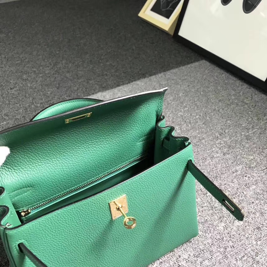 Hermès（爱马仕）U4 丝绒绿 原厂御用顶级小牛皮 Kelly 25 金扣 现货