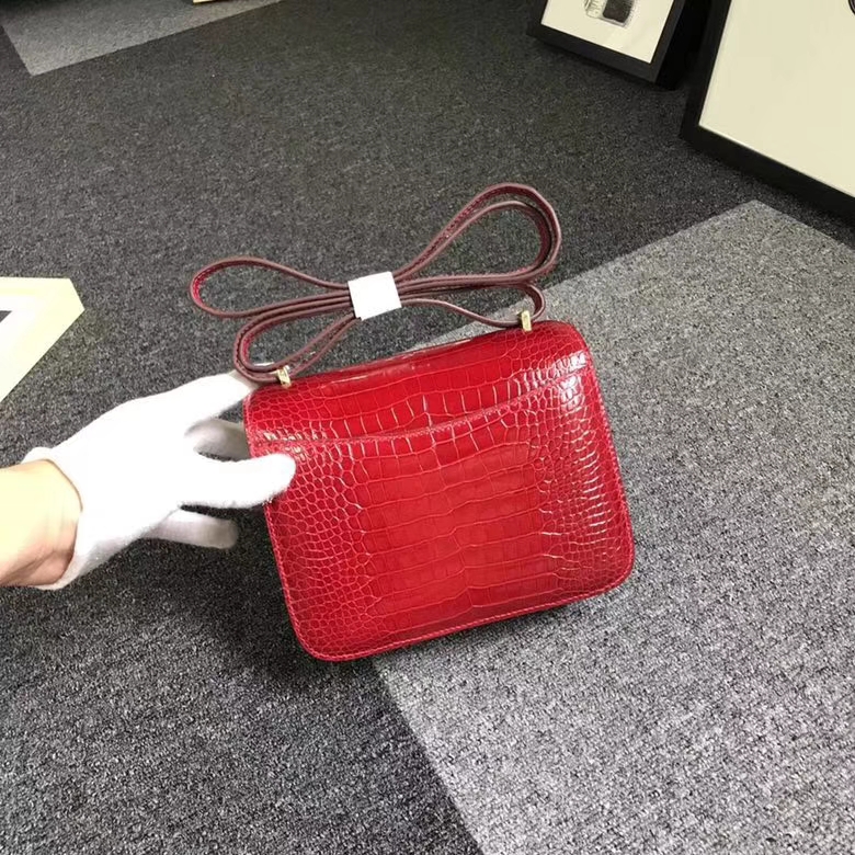 Hermes爱马仕 法拉利红 鳄鱼皮 Constance 19 金扣