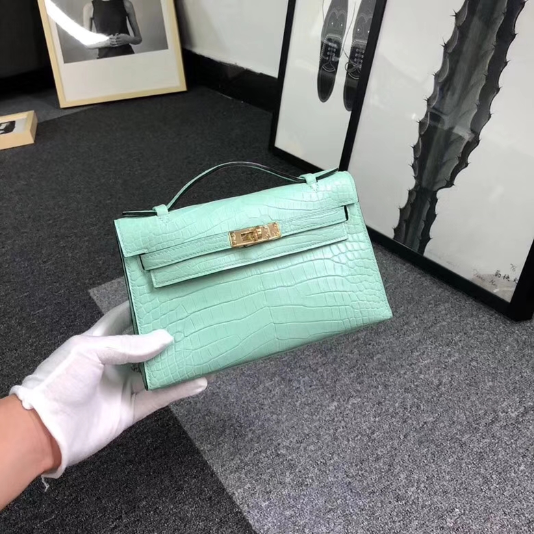 Hermes爱马仕 Mini Kelly 鳄鱼皮手袋 浅蓝色 活力时尚