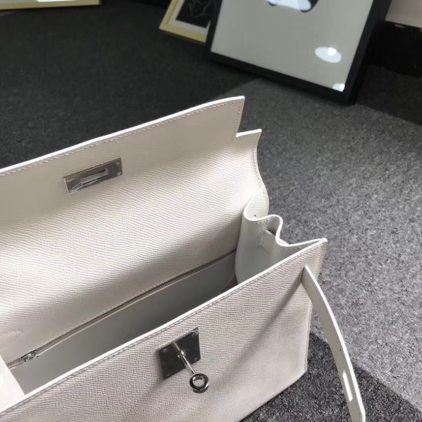 Hermès（爱马仕）纯白色 原厂御用顶级Epsom 皮Kelly 28 外缝 银扣
