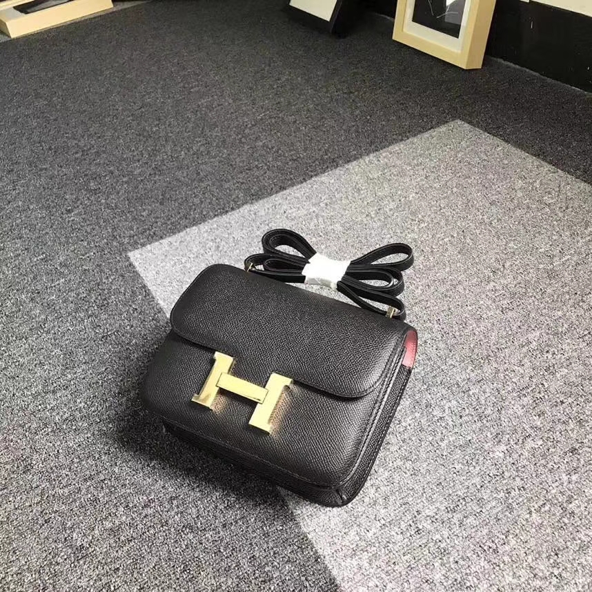 Hermès（爱马仕）黑色内拼粉色 原厂御用顶级Epsom 皮 Constance 19 金扣