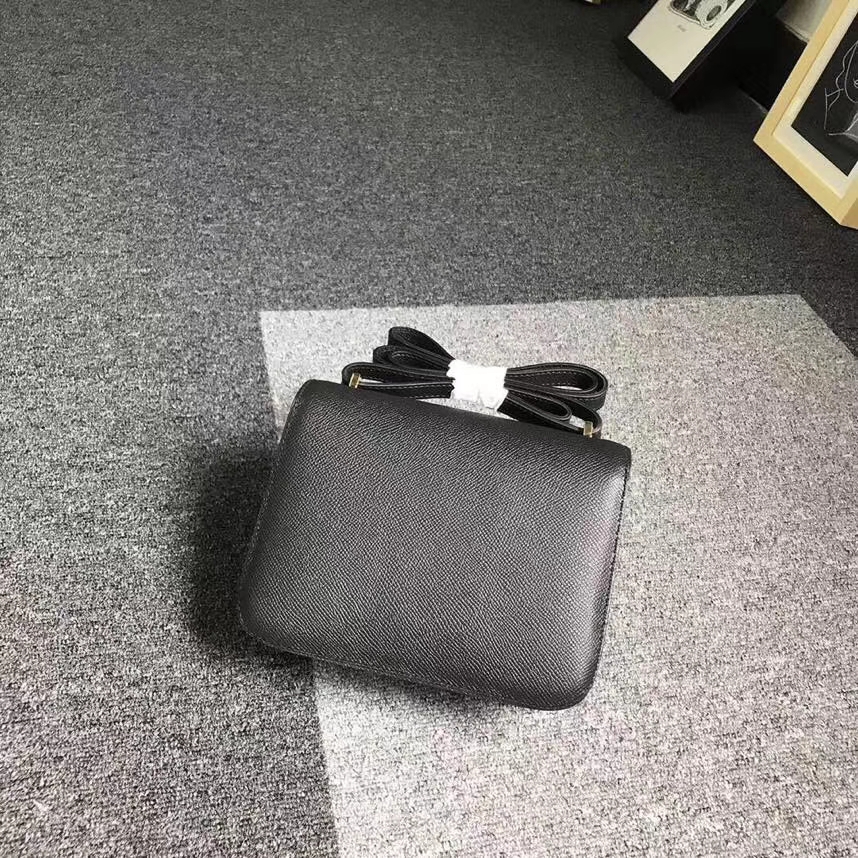 Hermès（爱马仕）黑色内拼粉色 原厂御用顶级Epsom 皮 Constance 19 金扣