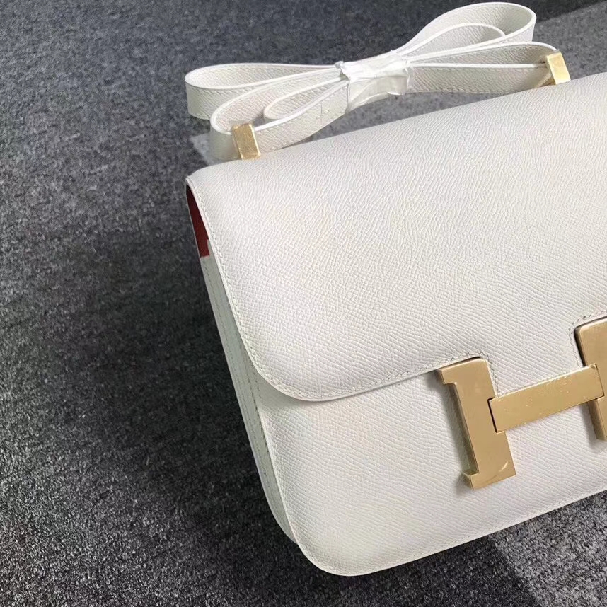 Hermès（爱马仕）纯白色内拼火焰红 原厂御用顶级Epsom 皮 Constance 24 金扣