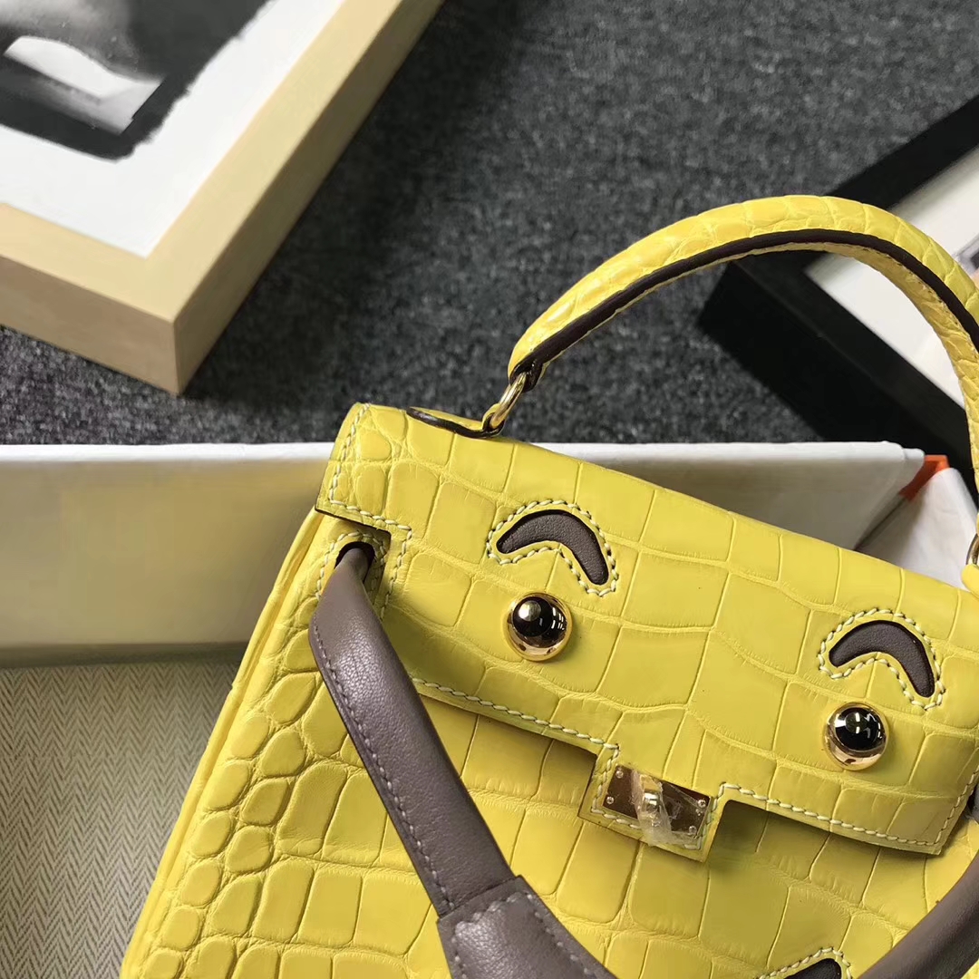 Hermès（爱马仕）琥珀黄拼大象灰 鳄鱼皮 Kelly doll 金扣