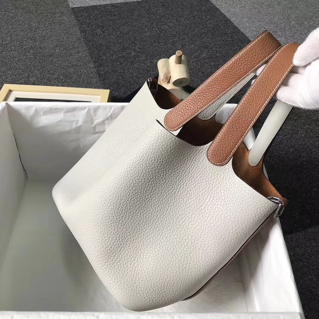 Hermes（爱马仕）珍珠灰拼金棕色 原厂御用顶级TC皮 Picotin  Lock 22 CM 银扣