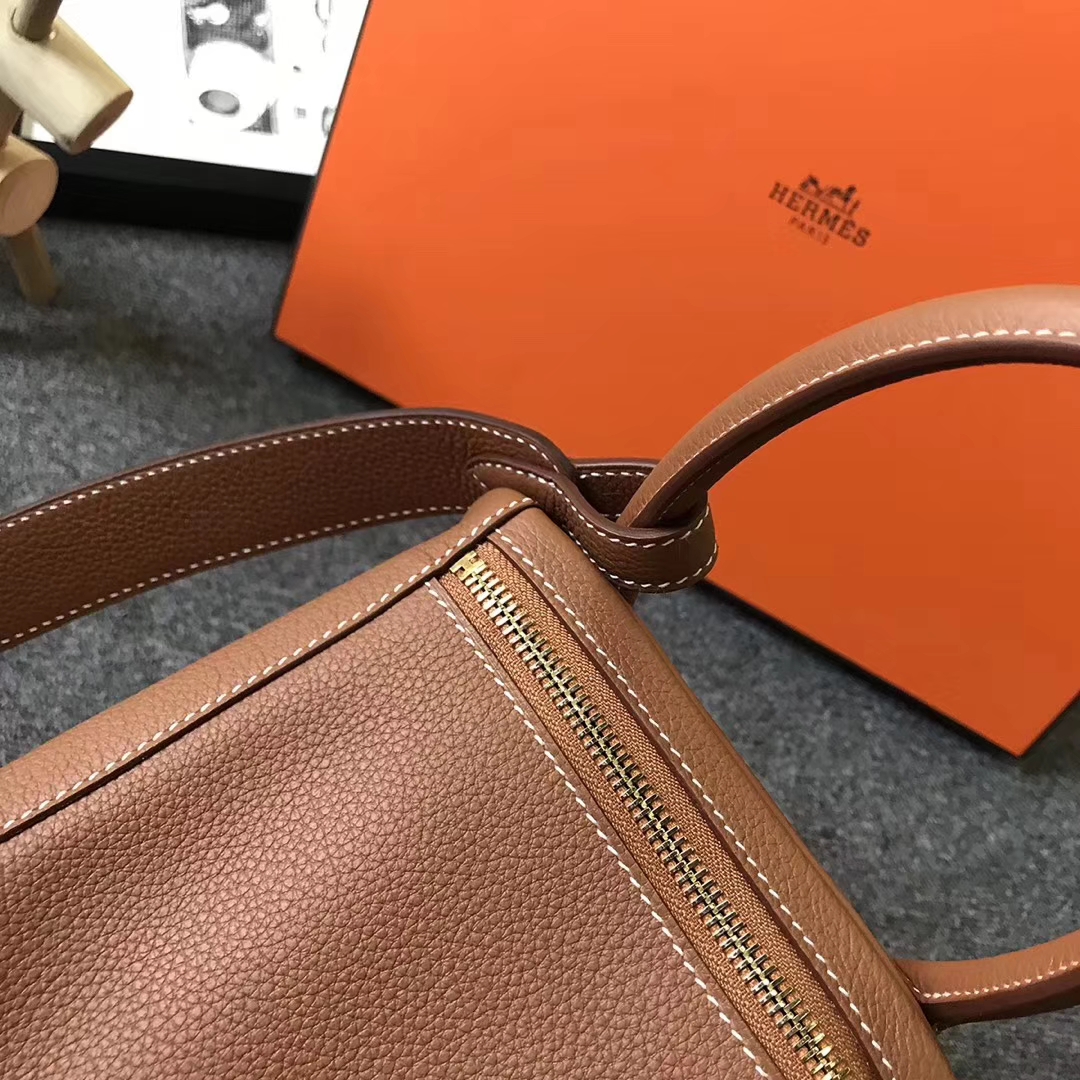 Hermès（爱马仕）金棕色 原厂御用顶级小牛皮 Lindy 30 金扣 银扣 现货