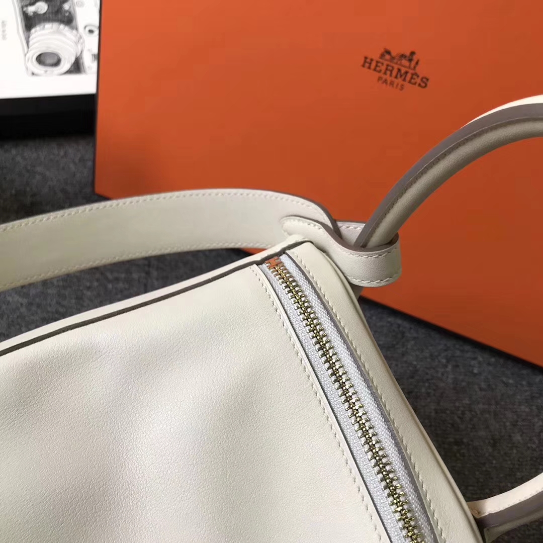Hermès（爱马仕）奶昔白 原厂御用顶级Swift 皮 Lindy 30 金扣