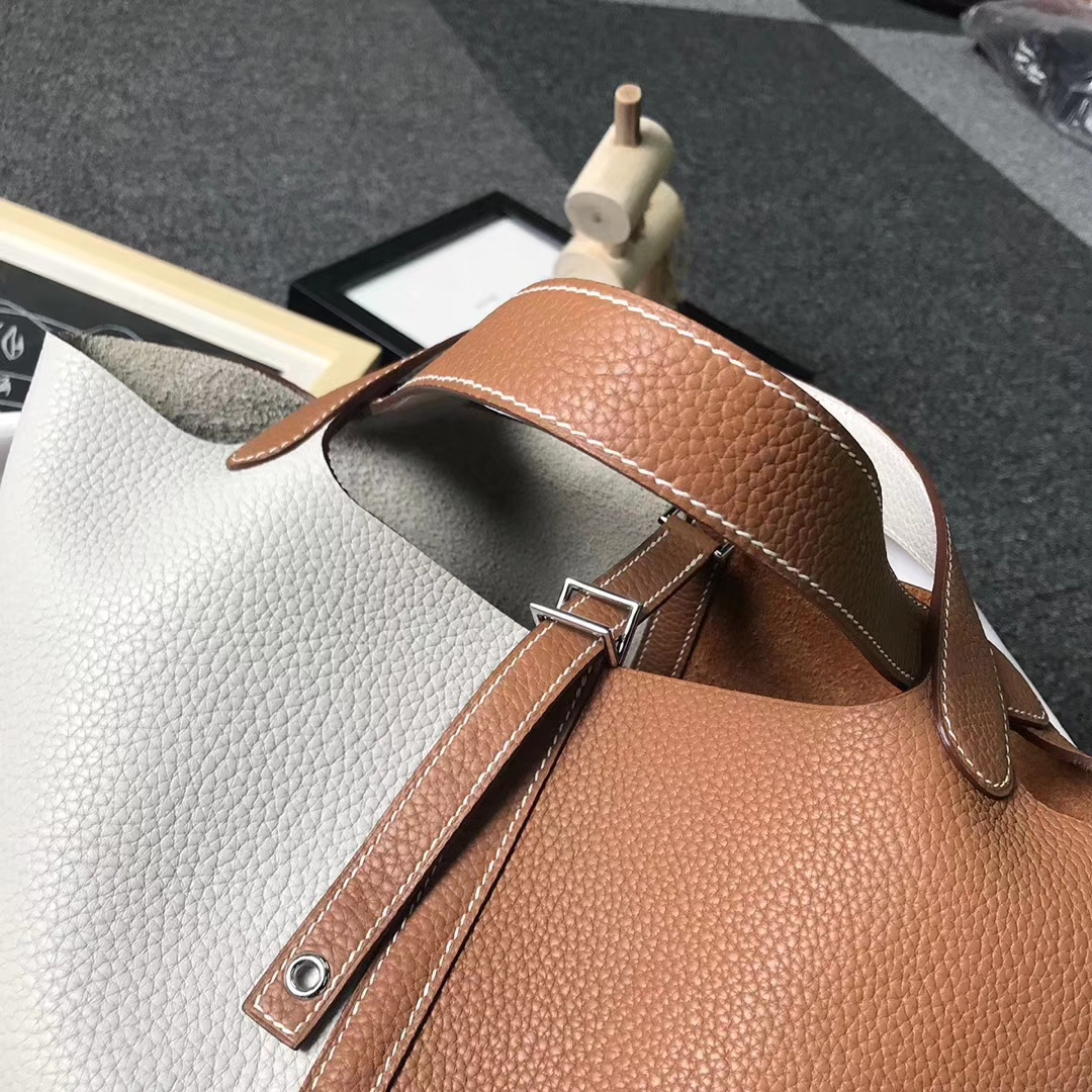 Hermes（爱马仕）珍珠灰拼金棕色 原厂御用顶级TC皮 Picotin  Lock 22 CM 银扣