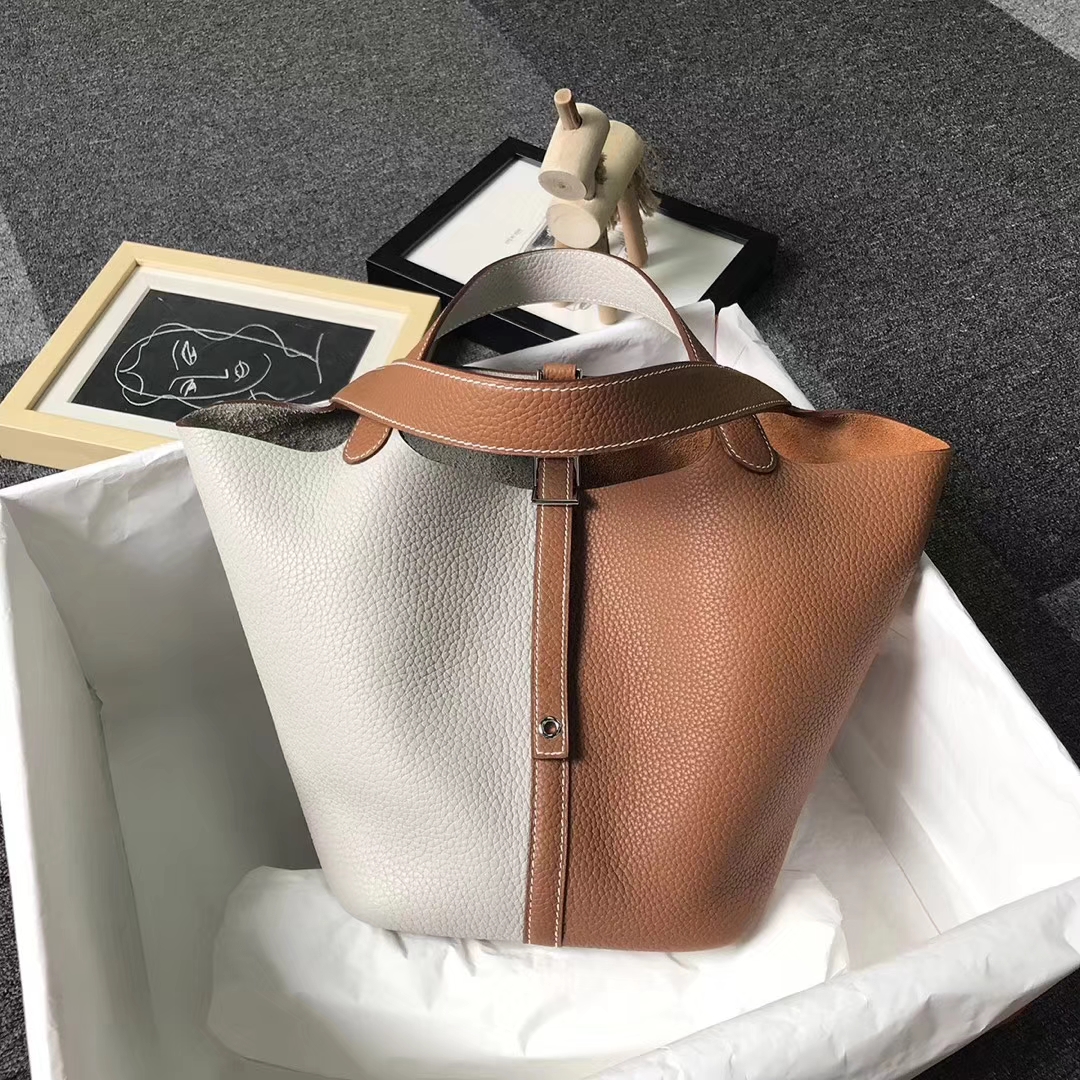 Hermes（爱马仕）珍珠灰拼金棕色 原厂御用顶级TC皮 Picotin  Lock 22 CM 银扣