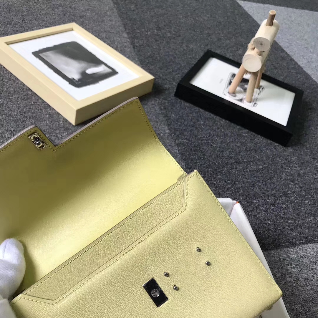 Hermès（爱马仕）1Z小鸡黄 原厂御用顶级Swift 皮 Verrou 插销包