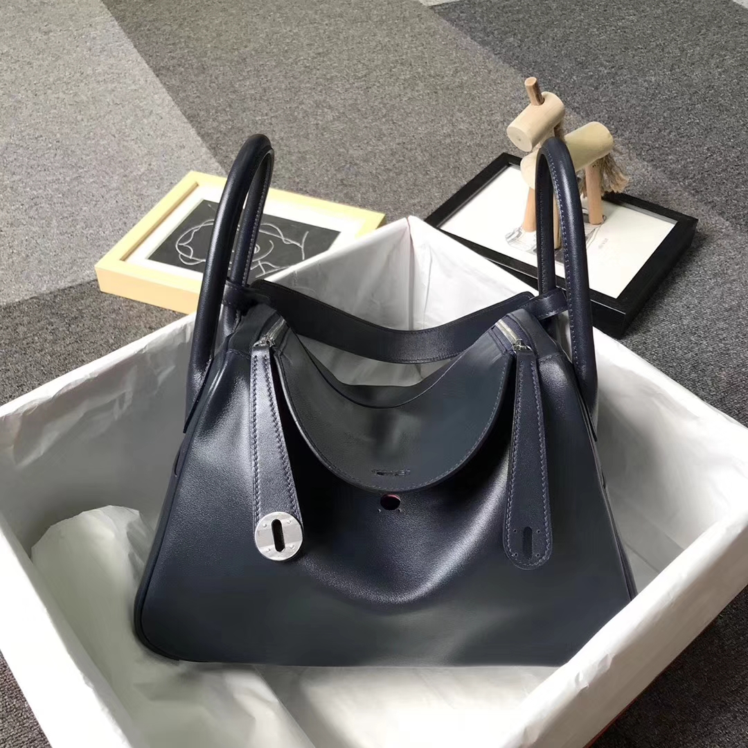 Hermès（爱马仕）午夜蓝拼桃红 swift皮 Lindy26 银扣