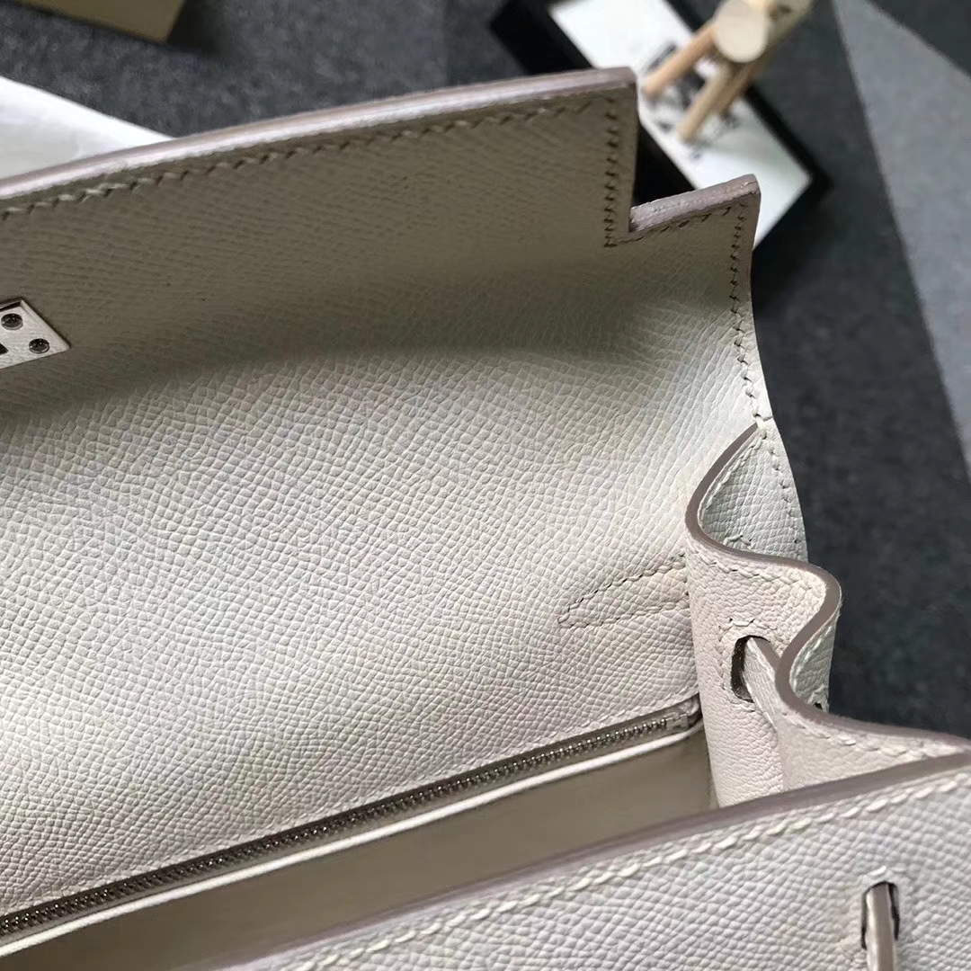 Hermès（爱马仕）奶昔白 原厂御用顶级Epsom 皮 Kelly 25 外缝 金扣 现货 银扣