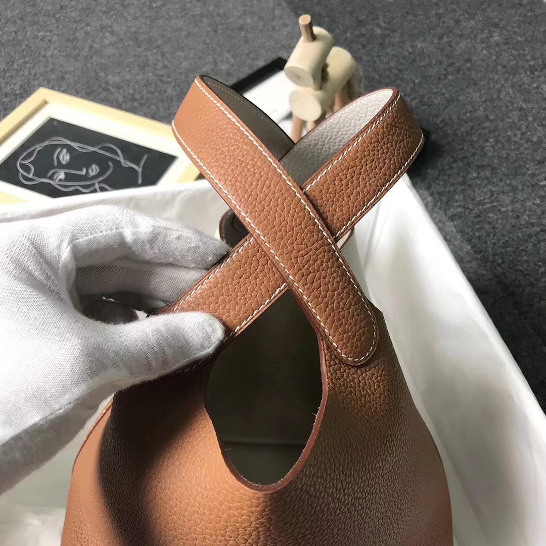 Hermes（爱马仕）珍珠灰拼金棕色 原厂御用顶级TC皮 Picotin  Lock 22 CM 银扣