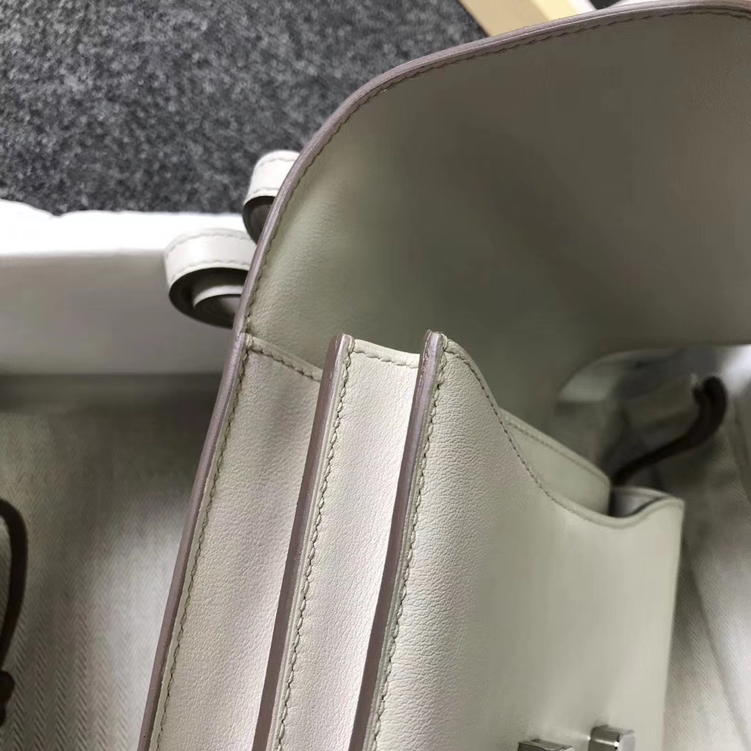 Hermès（爱马仕）C80 珍珠灰 原厂御用顶级Swift 皮 Constance 19 银扣