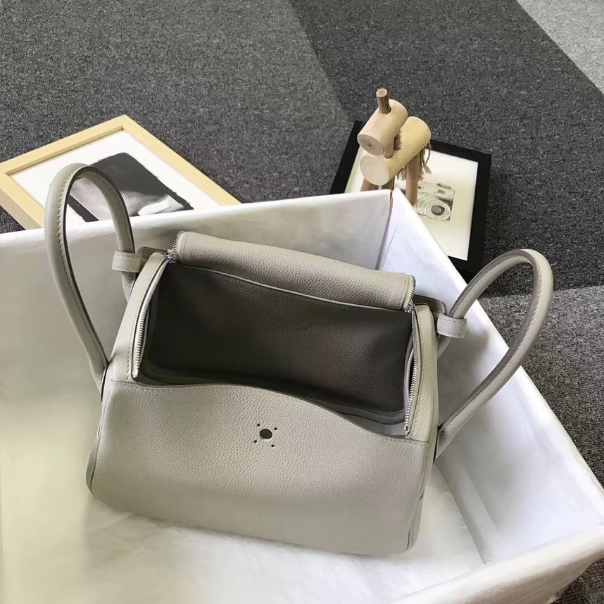 Hermès（爱马仕）C80 珍珠灰 原厂御用顶级小牛皮 Lindy 26 银扣 现货
