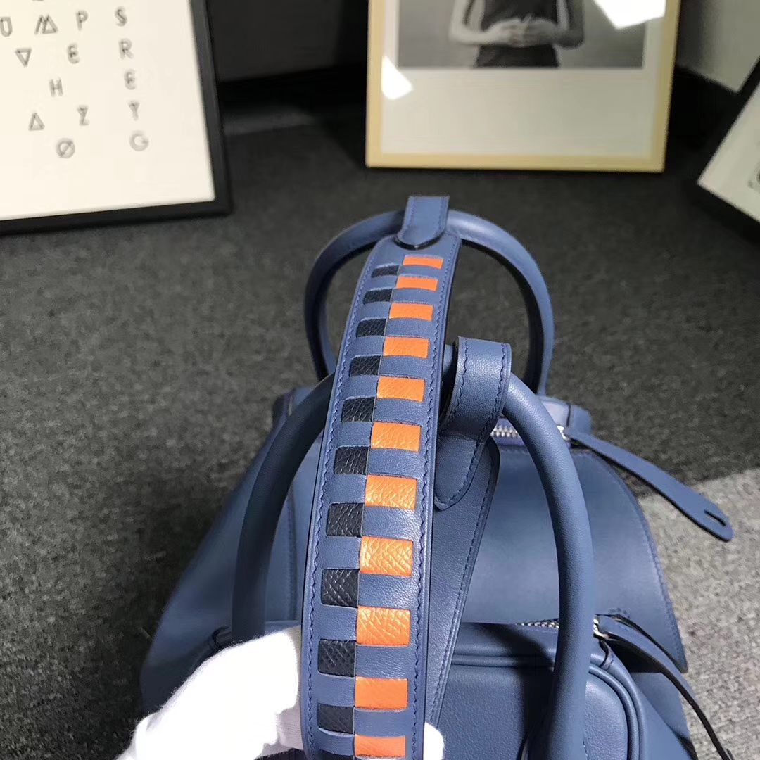Hermès（爱马仕）玛瑙蓝 原厂御用顶级Swift 皮 编织肩带 Lindy 30 银扣