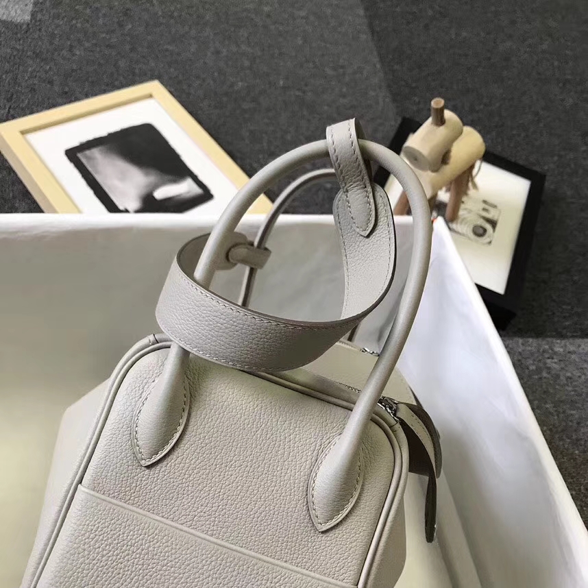 Hermès（爱马仕）C80 珍珠灰 原厂御用顶级小牛皮 Lindy 26 银扣 现货