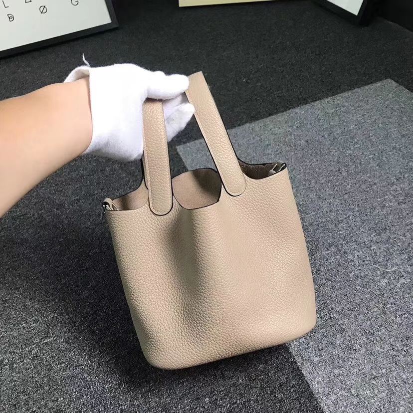 Hermès（爱马仕）风衣灰 原厂御用顶级TC 皮 Picotin  Lock 18cm 银扣 现货