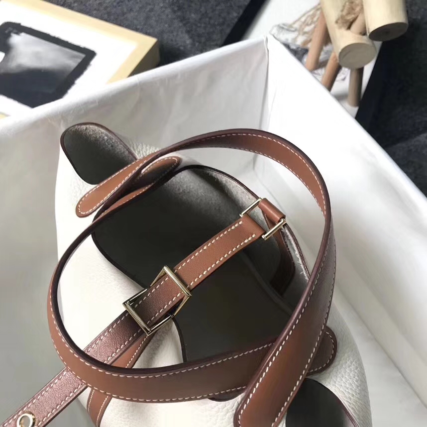 Hermès（爱马仕）奶昔白拼金棕色 原厂御用顶级TC皮 Picotin  Lock 18 CM 银扣