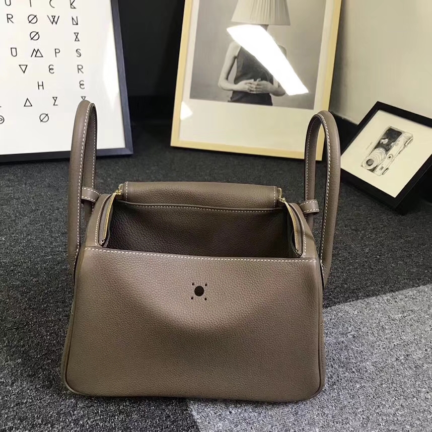 Hermès（爱马仕）CK18 大象灰 原厂御用顶级小牛皮 Lindy 26 金扣 银扣