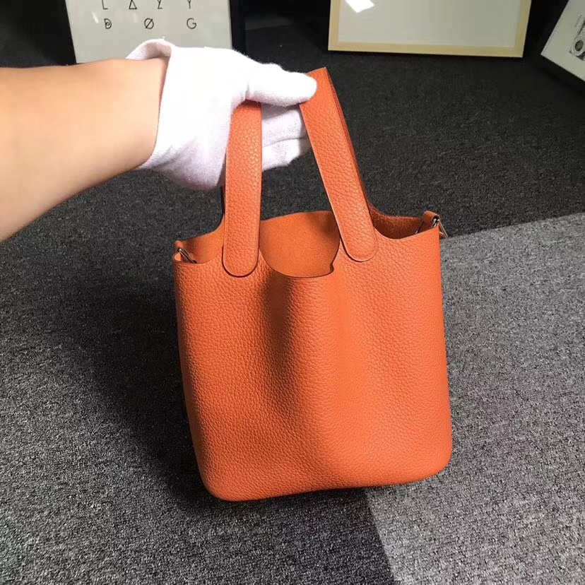 Hermès（爱马仕）经典橙色 原厂御用顶级TC 皮 Picotin  Lock 18cm 银扣