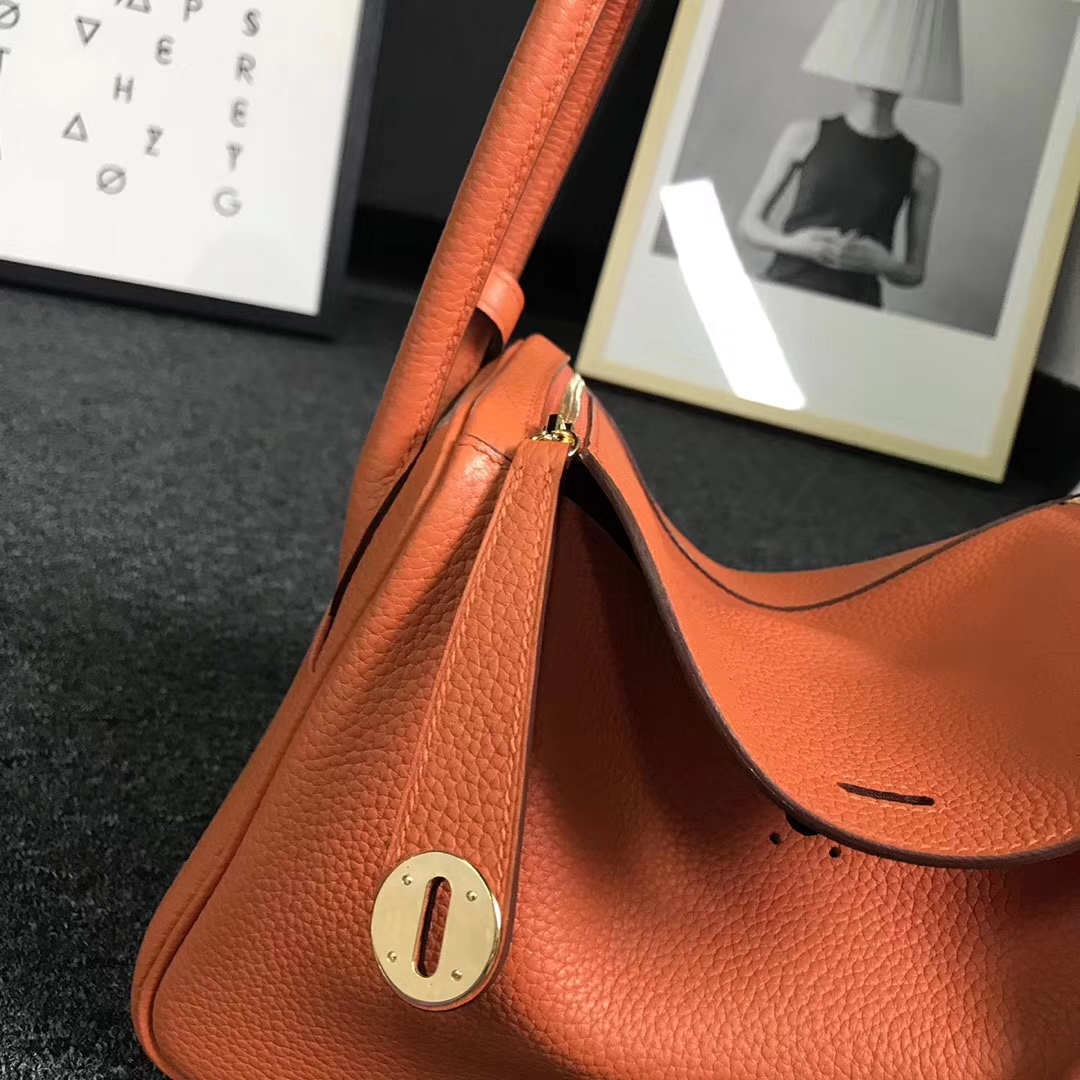 Hermès（爱马仕）橙色 原厂御用顶级TC 皮 Lindy 26 金扣