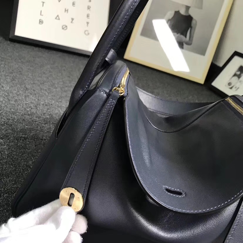 Hermès（爱马仕）午夜蓝拼石榴红 原厂御用顶级Swift 皮 Lindy 30 金扣