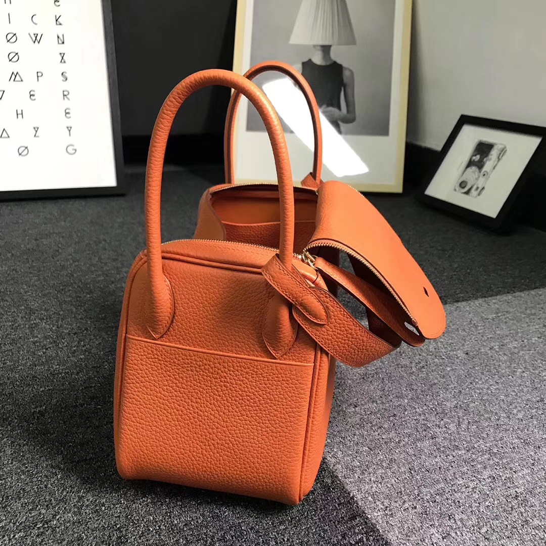 Hermès（爱马仕）橙色 原厂御用顶级TC 皮 Lindy 26 金扣