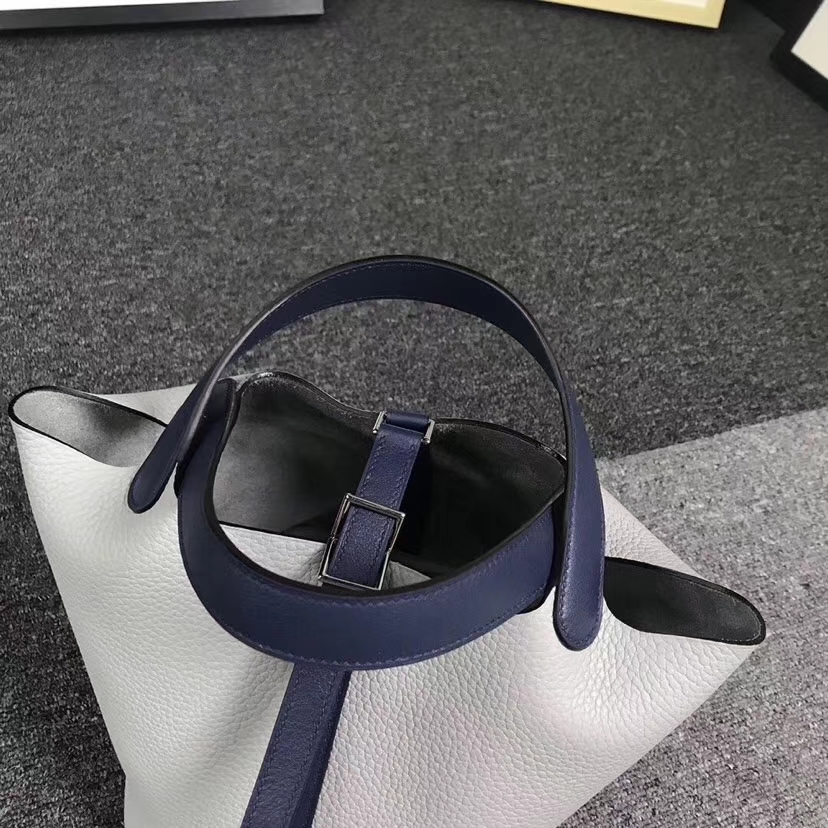 Hermès（爱马仕）冰川蓝TC 皮拼宝蓝Swift 皮 Picotin  Lock 18 22 CM 银扣