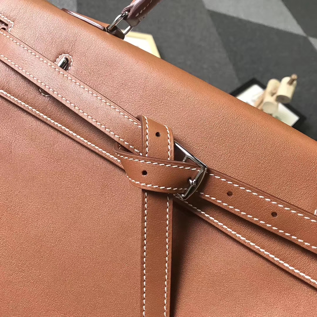 Hermès（爱马仕）浅咖啡 原厂御用顶级Swift 皮 Kelly Flat 35 外缝 现货