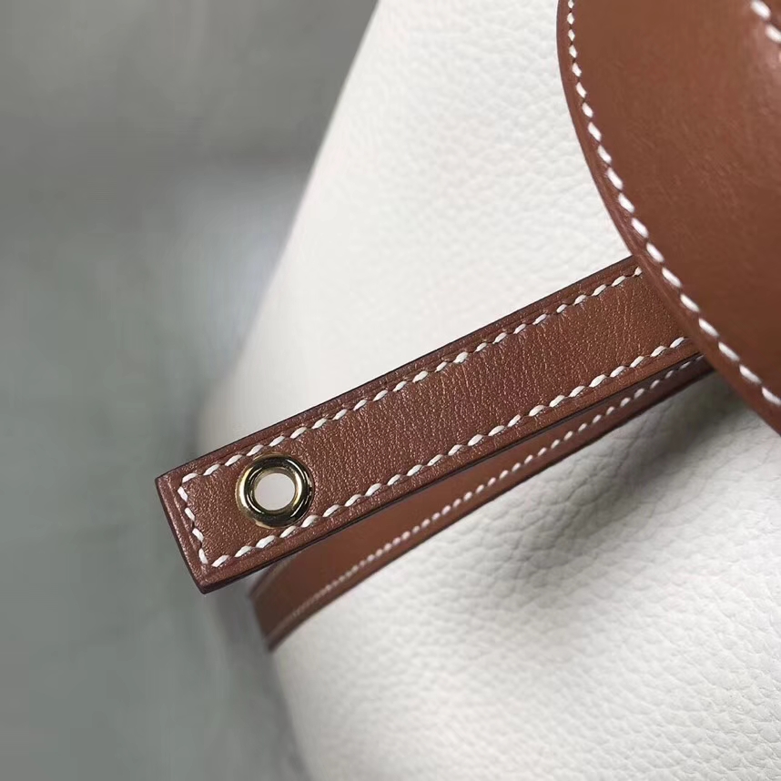 Hermès（爱马仕）奶昔白拼金棕色 原厂御用顶级TC皮 Picotin  Lock 18 CM 银扣