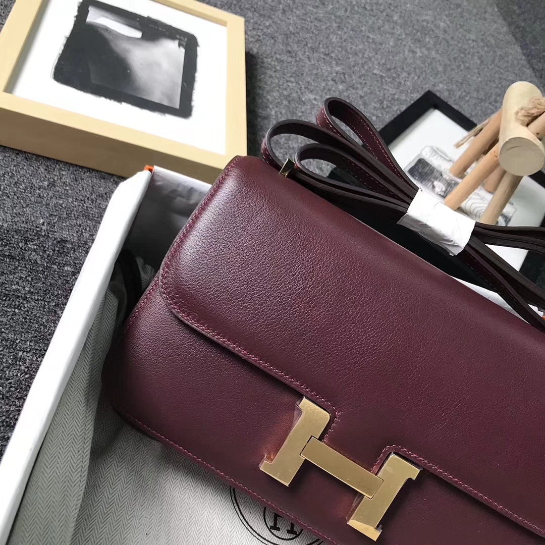 Hermès（爱马仕）酒红色 原厂御用顶级Swift 皮 Constance 26 金扣