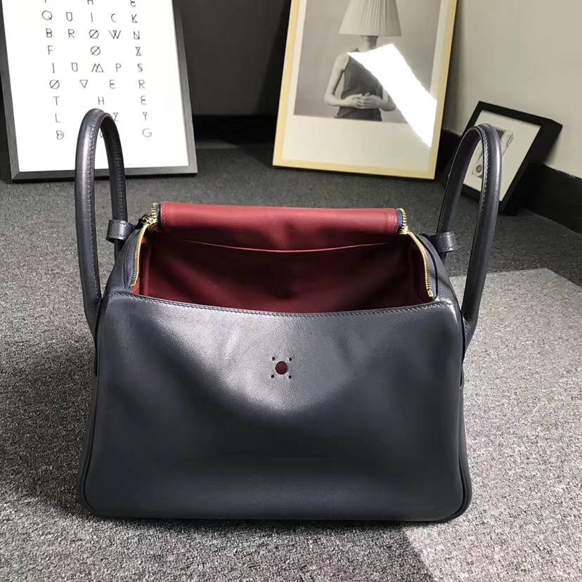 Hermès（爱马仕）午夜蓝拼石榴红 原厂御用顶级Swift 皮 Lindy 30 金扣