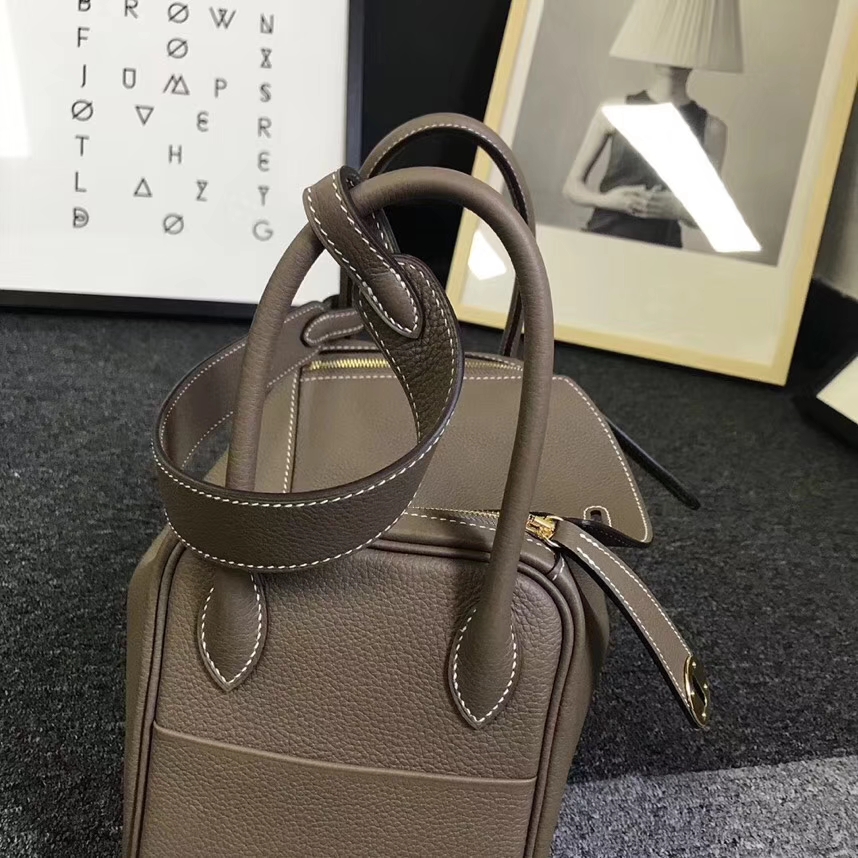 Hermès（爱马仕）CK18 大象灰 原厂御用顶级小牛皮 Lindy 26 金扣 银扣