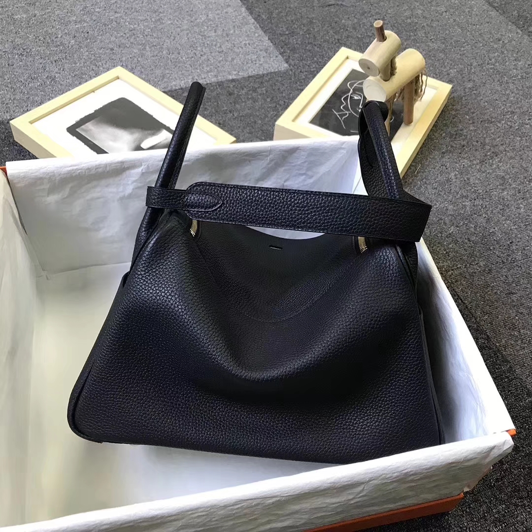 Hermès（爱马仕）黑色 原厂御用顶级小牛皮 Lindy 30 金扣 银扣 现货