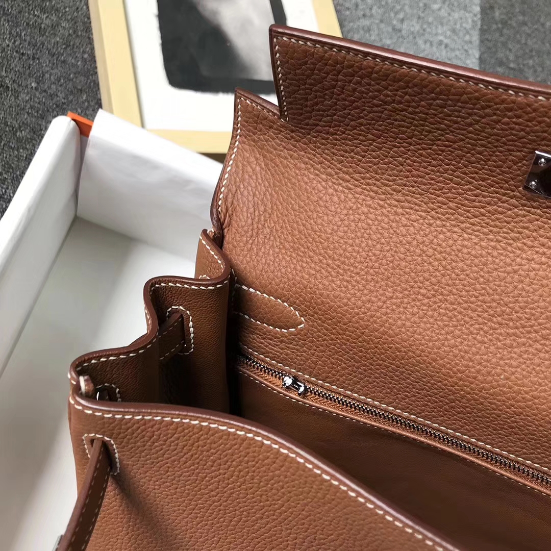 Hermès（爱马仕）C37浅咖啡 原厂御用顶级小牛皮 Kelly 28 银扣 现货