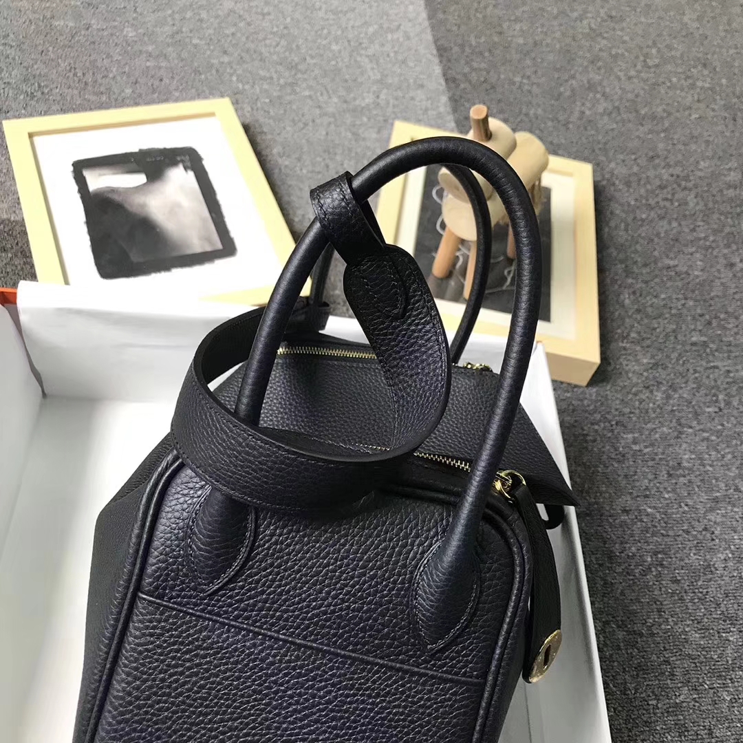 Hermès（爱马仕）黑色 原厂御用顶级TC 皮 Lindy 26 金扣 现货