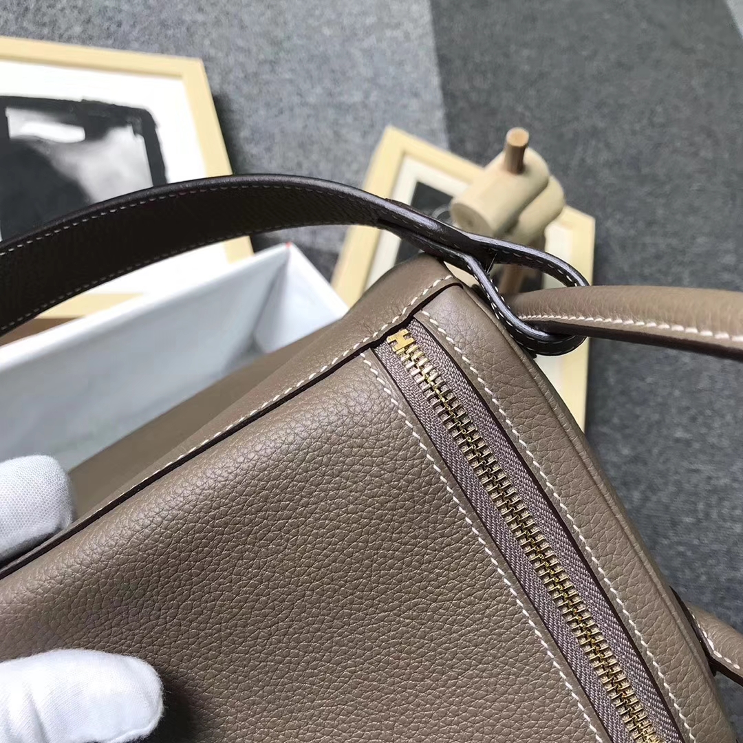 Hermès（爱马仕）CK18 大象灰 原厂御用顶级小牛皮 Lindy 30 金扣 现货