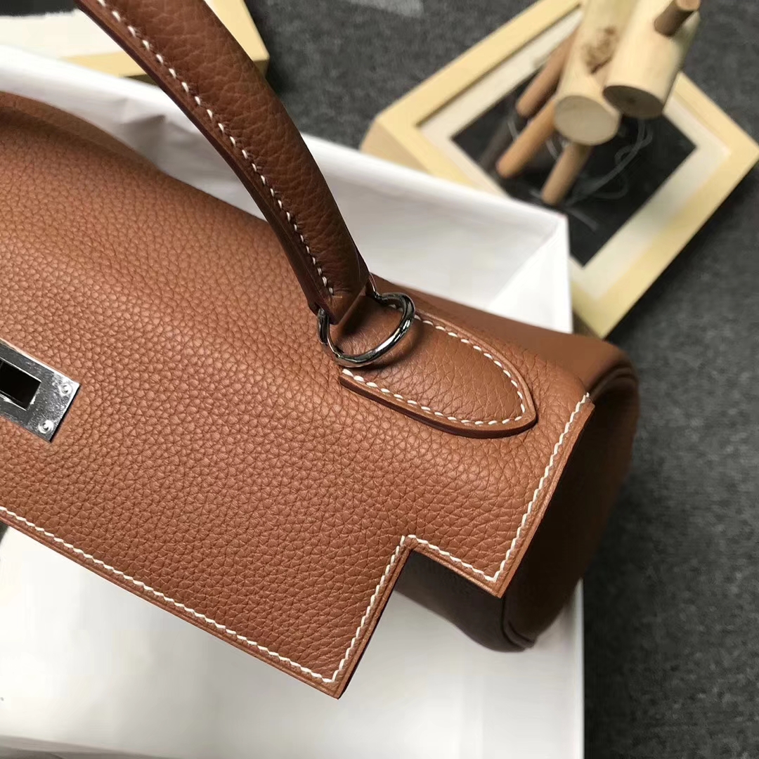 Hermès（爱马仕）C37浅咖啡 原厂御用顶级小牛皮 Kelly 28 银扣 现货