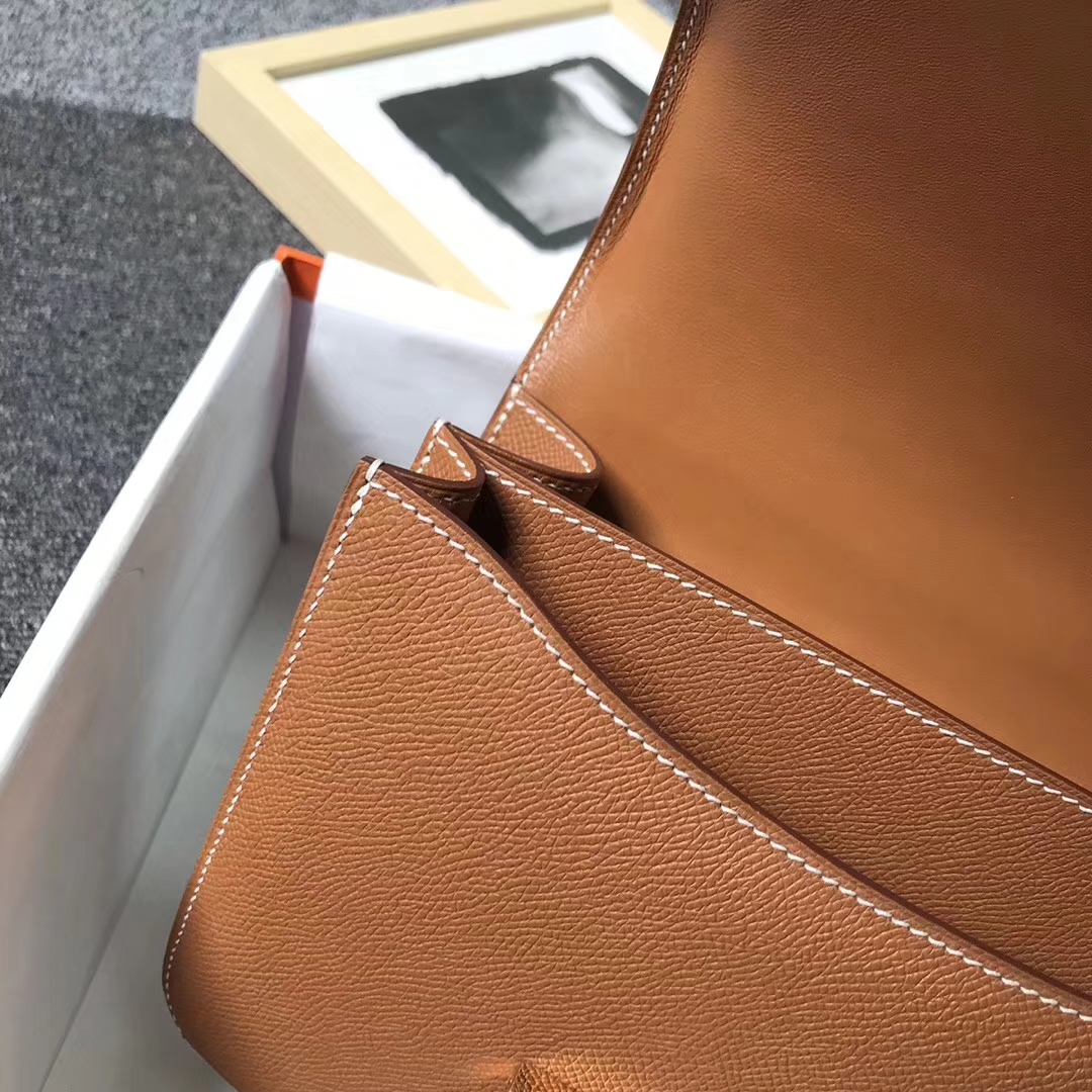 Hermès（爱马仕）金棕色 原厂御用顶级Epsom 皮 Constance 24 金扣 现货